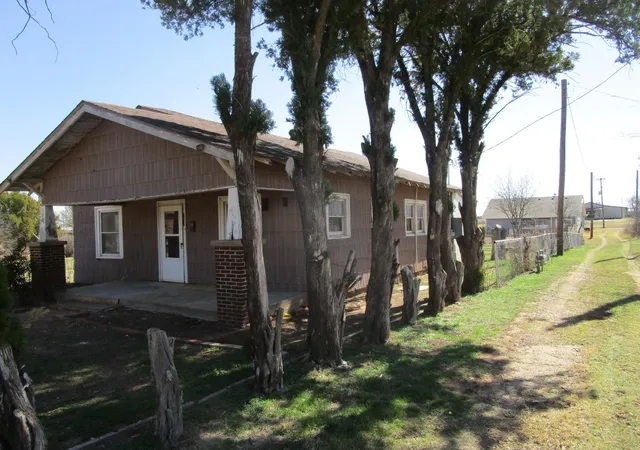Homes for sale in Electra, TX | 106 E Magnolia Ave, Electra, TX 76360 | MLS# 21200838