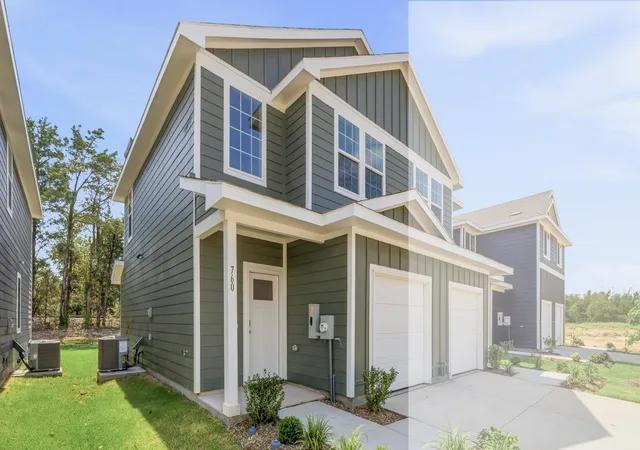 Photo 2 of Townhouse for sale at 760 Stonewood Dr, Sulphur Springs, TX 75482 | MLS# 21200867 | Listing updated on 2026-09-02