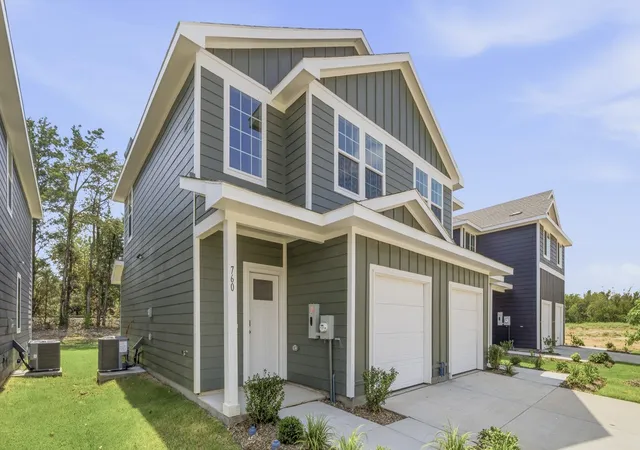 Photo 3 of Townhouse for sale at 760 Stonewood Dr, Sulphur Springs, TX 75482 | MLS# 21200867 | Listing updated on 2026-09-02