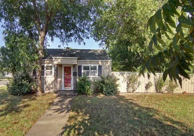 Photo 1 of Sale Pending at 730 Indiana St, Graham, TX 76450 | MLS# 21200906 | Listing updated on 2026-09-27