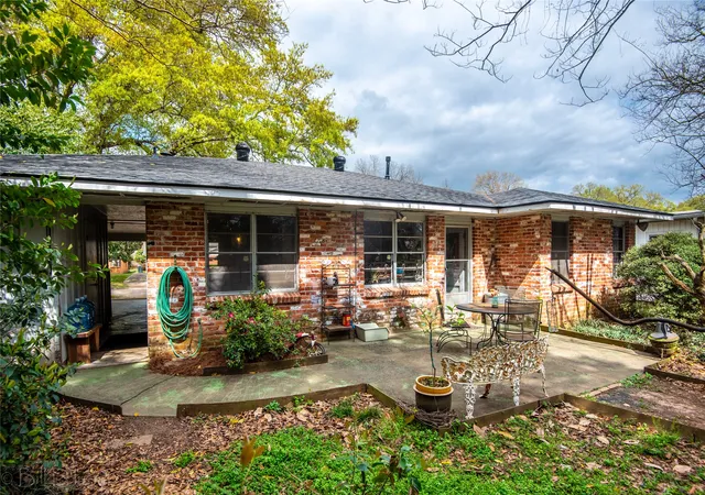 Photo 3 of Single family home for sale at 719 Camilla Dr, Shreveport, LA 71104 | MLS# 21200204 | Listing updated on 2026-08-27