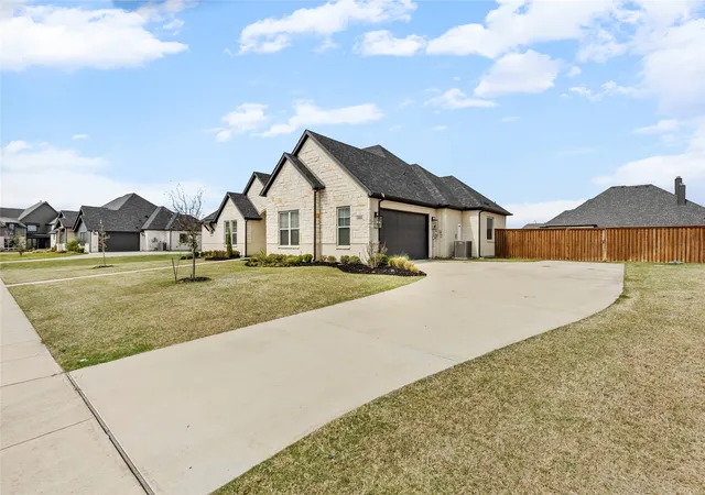 Photo 4 of Sale Pending at 1022 Todd St, Caddo Mills, TX 75135 | MLS# 21199991 | Listing updated on 2026-09-30
