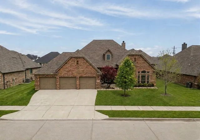 Photo 2 of Sale Pending at 12737 Elm Springs Trl, Haslet, TX 76052 | MLS# 21197381 | Listing updated on 2026-08-31