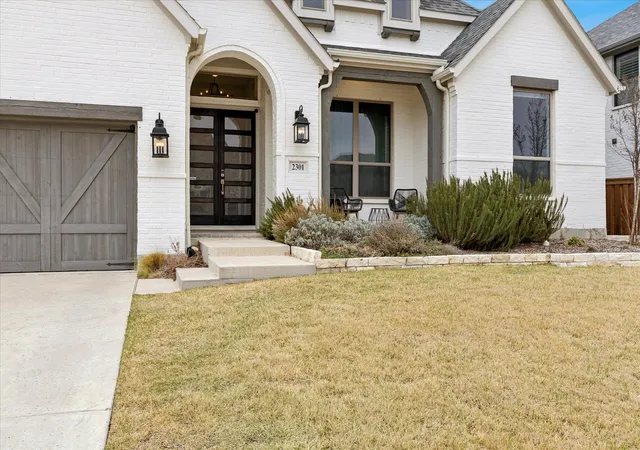 Photo 3 of Single family home for sale at 2301 Sandlin Dr, Aledo, TX 76008 | MLS# 21198589 | Listing updated on 2026-09-03