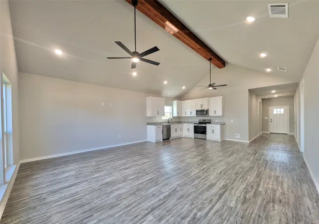 Photo 4 of Single family home for sale at 300 Rike Rd, Mabank, TX 75147 | MLS# 21201120 | Listing updated on 2026-08-31