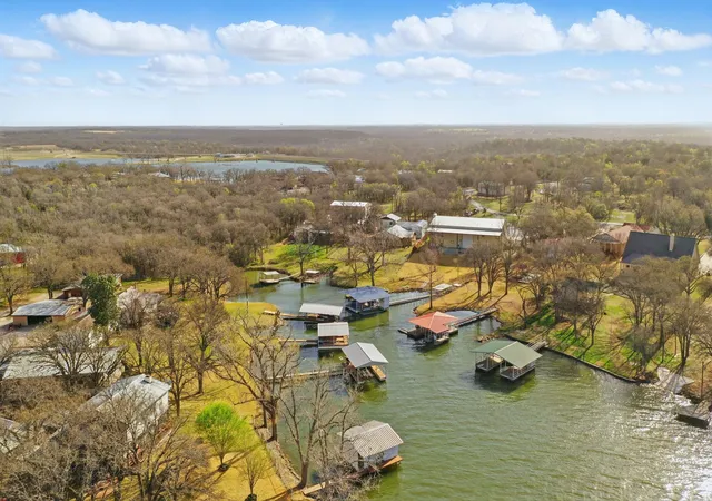 Photo 3 of Single family home for sale at 215 County Road 564, Eastland, TX 76448 | MLS# 21200273 | Listing updated on 2026-08-21