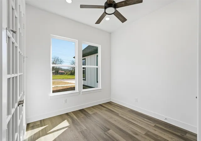 Photo 3 of Single family home for sale at 1110 Norris St, Commerce, TX 75428 | MLS# 21200902 | Listing updated on 2026-09-06