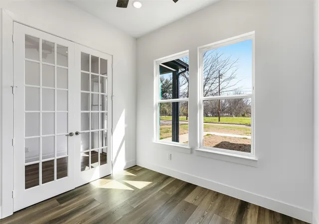 Photo 3 of Single family home for sale at 1110 Norris St, Commerce, TX 75428 | MLS# 21200902 | Listing updated on 2026-09-06