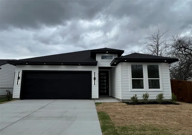 Photo 1 of Single family home for sale at 2511 Lea Crest Dr, Dallas, TX 75216 | MLS# 21195681 | Listing updated on 2026-08-18