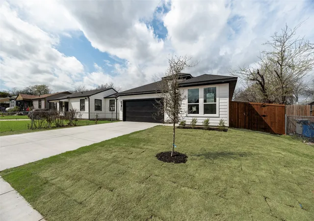 Photo 2 of Single family home for sale at 2511 Lea Crest Dr, Dallas, TX 75216 | MLS# 21195681 | Listing updated on 2026-08-18
