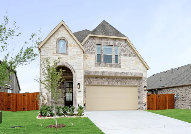 Photo 3 of Sale Pending at 1013 River Oaks Dr, Godley, TX 76044 | MLS# 21200919 | Listing updated on 2026-07-14
