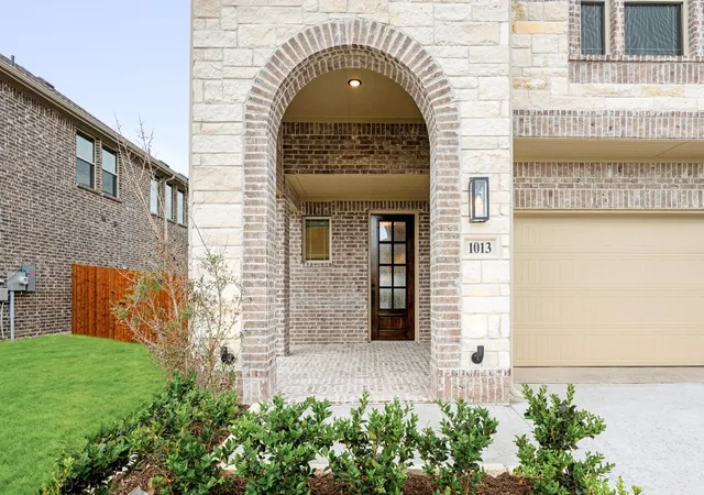 Homes for sale in Godley, TX | 1013 River Oaks Dr, Godley, TX 76044 | MLS# 21200919