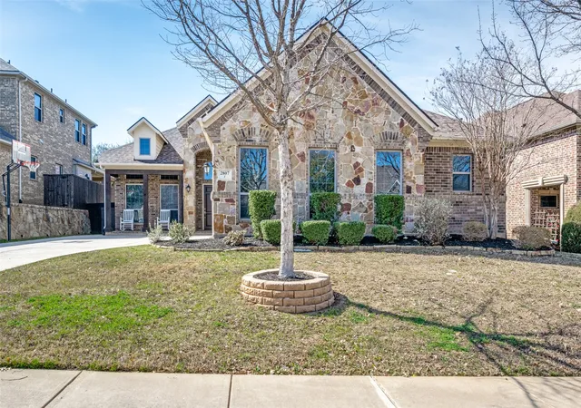 Homes for sale in Highland Village, TX | 2807 Millington Dr, Highland Village, TX 75077 | MLS# 21201275