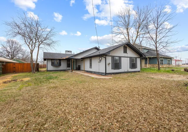 Homes for sale in Pottsboro, TX | 412 Main St, Pottsboro, TX 75076 | MLS# 21201326