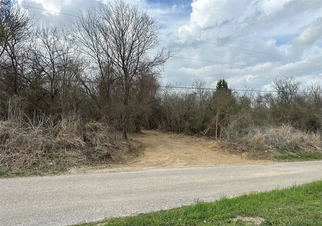 Photo 1 of Land for sale at 0000 Sandswitch Rd, Ennis, TX 75119 | MLS# 21201336 | Listing updated on 2026-08-21