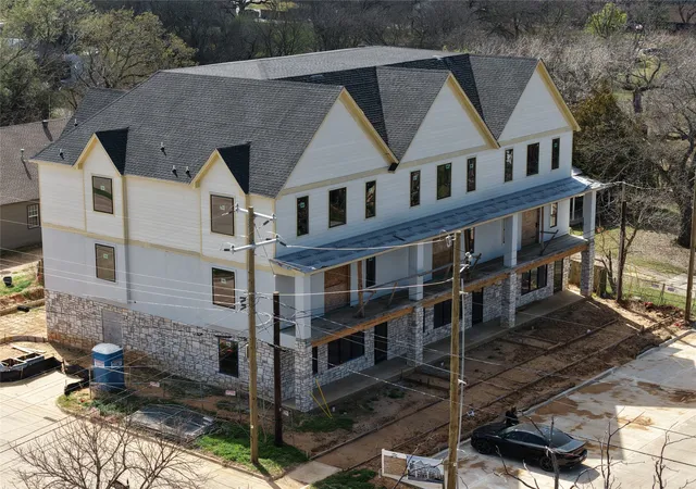 Photo 3 of Townhouse for sale at 299 301 303 W Oak St, Mansfield, TX 76063 | MLS# 21199227 | Listing updated on 2026-07-24