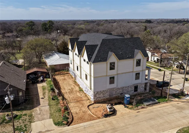 Photo 3 of Townhouse for sale at 299 301 303 W Oak St, Mansfield, TX 76063 | MLS# 21199227 | Listing updated on 2026-07-24