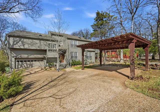 Photo 4 of Single family home for sale at 83 Preston Oaks Dr, Pottsboro, TX 75076 | MLS# 21198044 | Listing updated on 2026-09-04