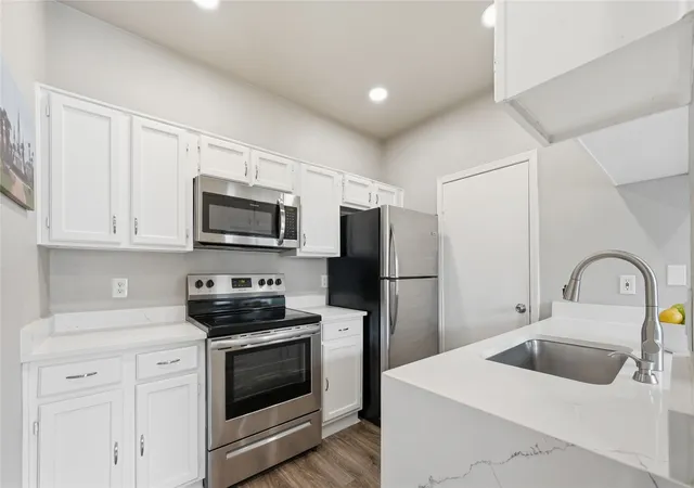 Photo 3 of Condo for sale at 5616 Preston Oaks Rd #1406, Dallas, TX 75254 | MLS# 21199706 | Listing updated on 2026-08-28