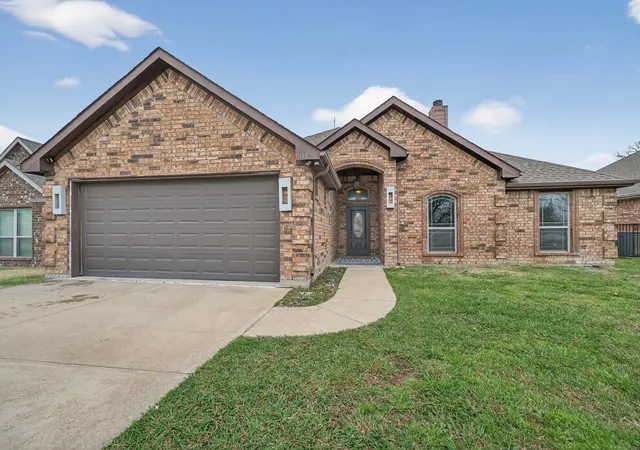 Photo 1 of Single family home for sale at 118 Vaughn Ln, Quinlan, TX 75474 | MLS# 21201518 | Listing updated on 2026-09-01