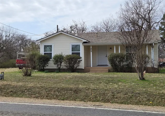 Homes for sale in Bells, TX | 404 S Pecan St, Bells, TX 75414 | MLS# 21201520