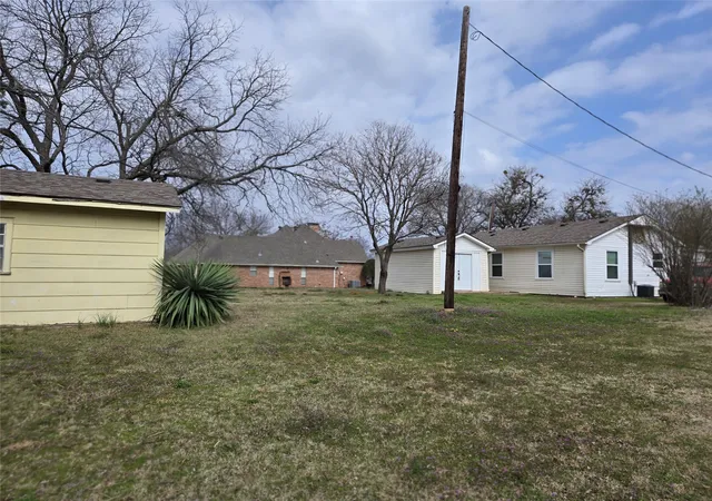 Homes for sale in Bells, TX | 404 S Pecan St, Bells, TX 75414 | MLS# 21201520