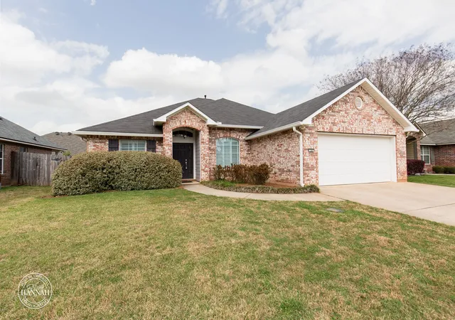 Photo 2 of Single family home for sale at 146 Riverbrooke Dr, Shreveport, LA 71115 | MLS# 21199966 | Listing updated on 2026-08-25