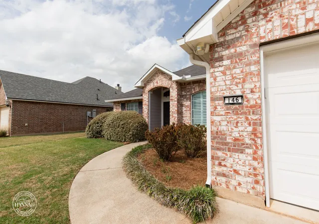 Photo 3 of Single family home for sale at 146 Riverbrooke Dr, Shreveport, LA 71115 | MLS# 21199966 | Listing updated on 2026-08-25
