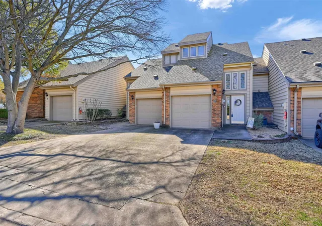 Homes for sale in Pottsboro, TX | 127 Summer Pl Cir, Pottsboro, TX 75076 | MLS# 21182435