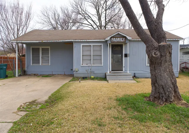 Photo 1 of Single family home for sale at 1429 S Elm, Sherman, TX 75090 | MLS# 21198367 | Listing updated on 2026-08-31