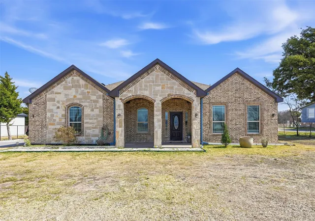 Photo 1 of Sale Pending at 559 Northstar Rd, Royse City, TX 75189 | MLS# 21200107 | Listing updated on 2026-07-13