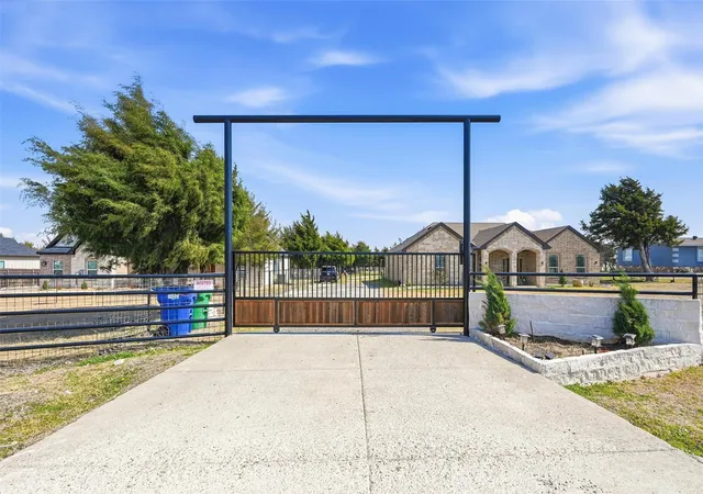 Photo 3 of Sale Pending at 559 Northstar Rd, Royse City, TX 75189 | MLS# 21200107 | Listing updated on 2026-07-13