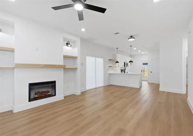 Photo 3 of Single family home for sale at 4222 Copeland St, Dallas, TX 75210 | MLS# 21199517 | Listing updated on 2026-09-21
