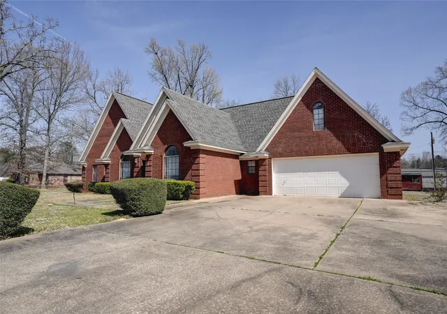 Homes for sale in Texarkana, TX | 103 Coke Dr, Texarkana, TX 75501 | MLS# 21201480