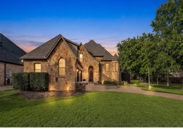 1st image of 2717 S Shady Ln, Arlington, TX 76001 | MLS# 21199211