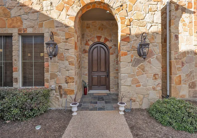 4th image of 2717 S Shady Ln, Arlington, TX 76001 | MLS# 21199211