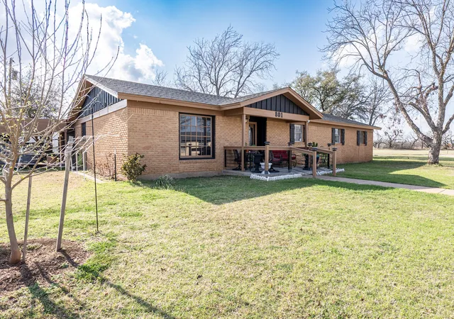 Homes for sale in Breckenridge, TX | 801 Westridge Cir, Breckenridge, TX 76424 | MLS# 21199179