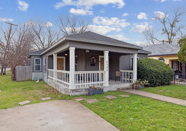 Photo 2 of Sale Pending at 5346 Ash Ln, Dallas, TX 75223 | MLS# 21197167 | Listing updated on 2026-08-26