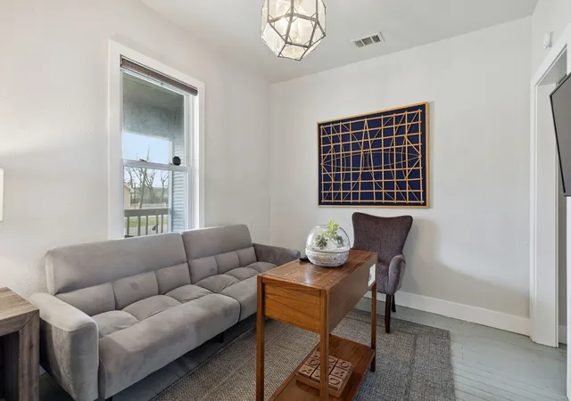 Photo 3 of Sale Pending at 5346 Ash Ln, Dallas, TX 75223 | MLS# 21197167 | Listing updated on 2026-08-26