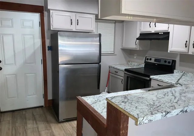 Photo 3 of Townhouse for sale at 2269 Aspen Dr, Dallas, TX 75227 | MLS# 21201798 | Listing updated on 2026-09-27