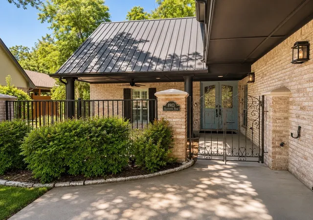 Homes for sale in Granbury, TX | 8903 Ravenswood Rd, Granbury, TX 76049 | MLS# 21199701