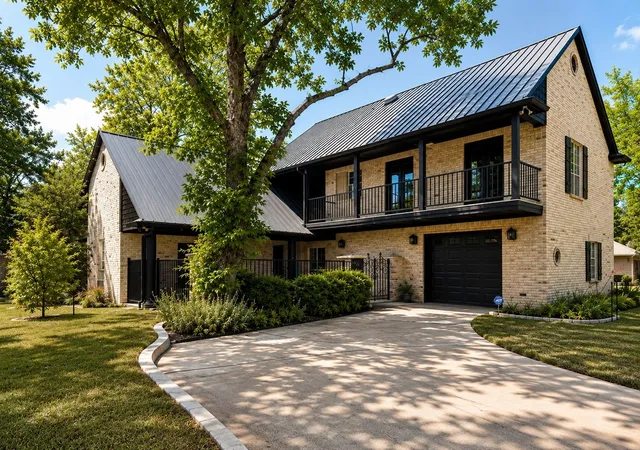 Homes for sale in Granbury, TX | 8903 Ravenswood Rd, Granbury, TX 76049 | MLS# 21199701