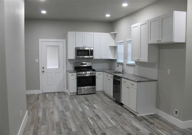 Photo 4 of Single family home for sale at 104 S Hubbard St, Alvord, TX 76225 | MLS# 21201812 | Listing updated on 2026-08-28