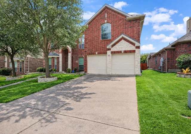 Photo 2 of Sale Pending at 4525 Warbler Ln, Garland, TX 75043 | MLS# 21201791 | Listing updated on 2026-08-25