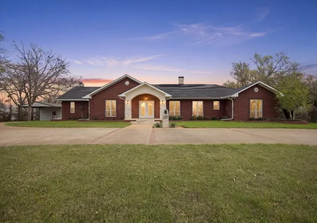 Homes for sale in Henderson, TX | 1609 Old Nacogdoches Rd, Henderson, TX 75654 | MLS# 21196845