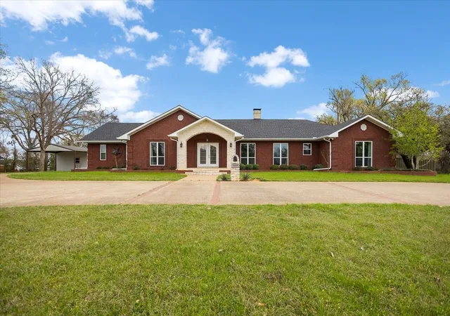 Homes for sale in Henderson, TX | 1609 Old Nacogdoches Rd, Henderson, TX 75654 | MLS# 21196845