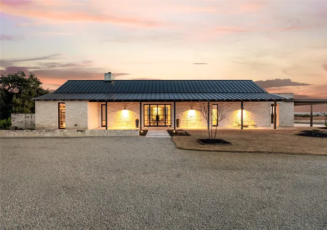 4th image of 1231 Pr 21, Glen Rose, TX 76690 | MLS# 21181368