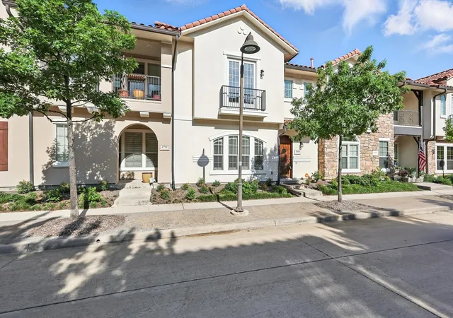Homes for sale in Irving, TX | 6755 Plaza Via, Irving, TX 75039 | MLS# 21202096