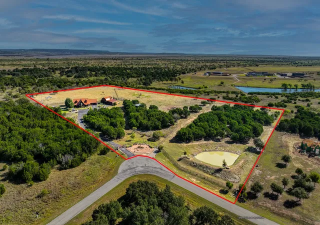 Homes for sale in Possum Kingdom Lake, TX | 1040 Enchanted Rock Ct, Possum Kingdom Lake, TX 76449 | MLS# 21194278