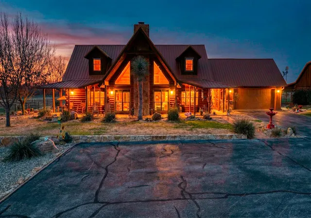 Homes for sale in Possum Kingdom Lake, TX | 1040 Enchanted Rock Ct, Possum Kingdom Lake, TX 76449 | MLS# 21194278